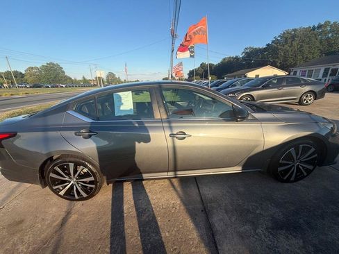 Used 2019 Nissan Altima 2.5 SR w/ SR Premium Package FWD image 13