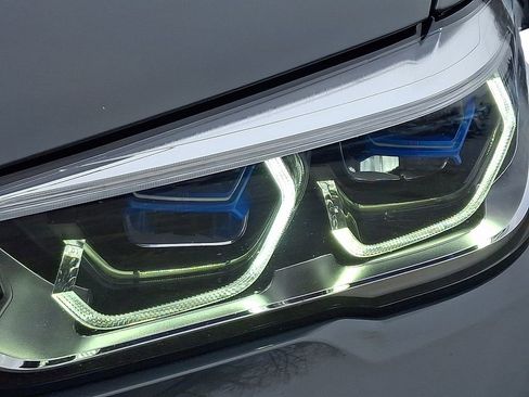 Used 2021 BMW X5 M50i w/ Executive Package image 10