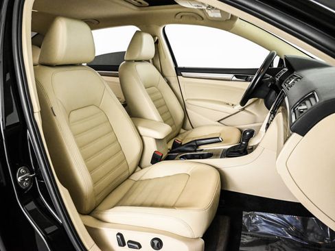 Used 2017 Volkswagen Passat 1.8T SEL Premium image 21