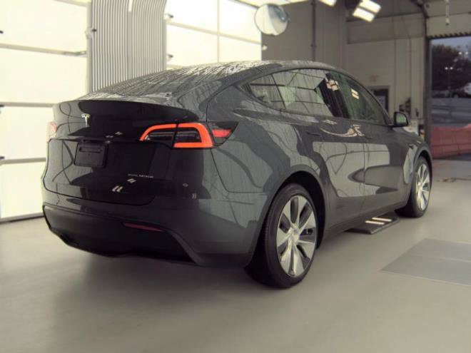 Used 2021 Tesla Model Y Long Range AWD/4WD image 5