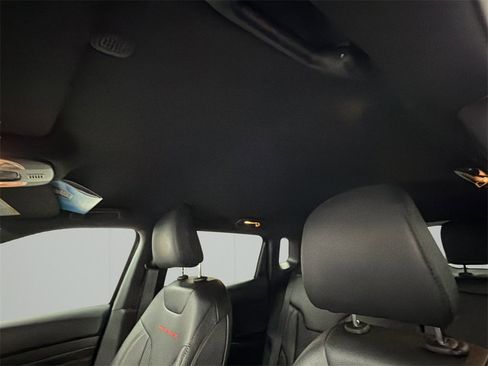 Used 2024 Jeep Compass Trailhawk image 17