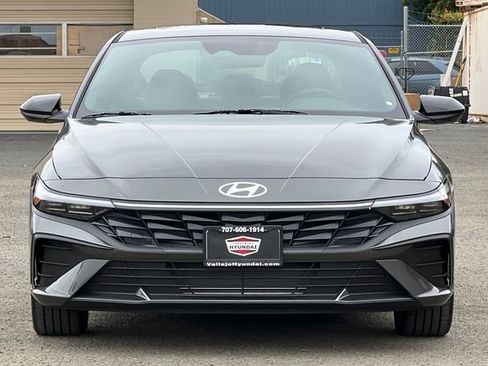 New 2026 Hyundai Elantra SEL Sport FWD image 3