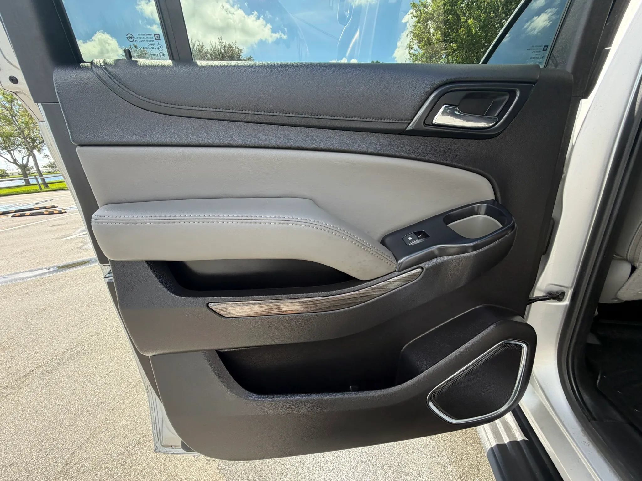 Used 2017 Chevrolet Suburban LT AWD/4WD image 31