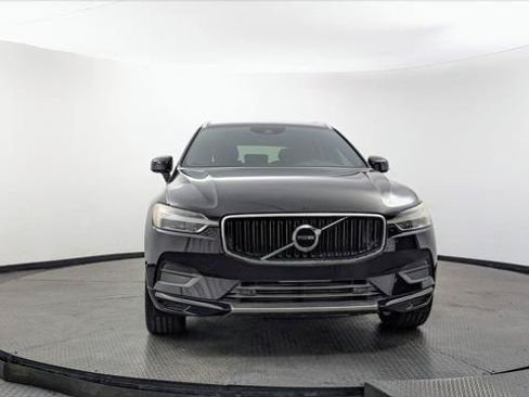 Used 2019 Volvo XC60 T5 Momentum w/ Premium Package FWD image 12