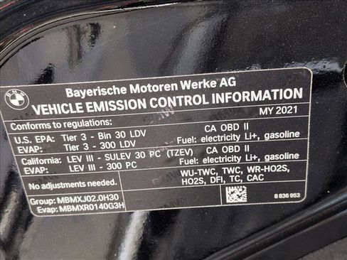 Used 2021 BMW 530e xDrive w/ Convenience Package image 28