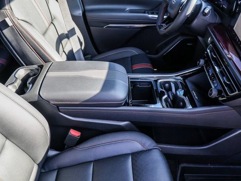 New 2026 Chevrolet Traverse RS w/ LPO, Floor Liner Package FWD image 16