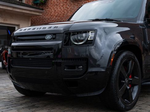 Used 2025 Land Rover Defender 110 X image 10