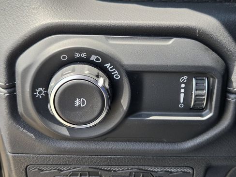 Used 2026 Jeep Wrangler Unlimited Rubicon AWD/4WD image 24