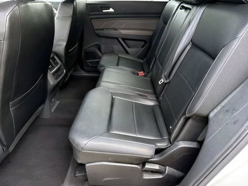 Certified 2021 Volkswagen Atlas Cross Sport SEL AWD/4WD image 28