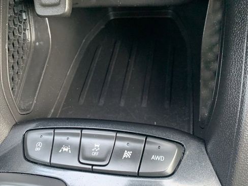 Used 2025 Chevrolet TrailBlazer LT AWD/4WD image 16