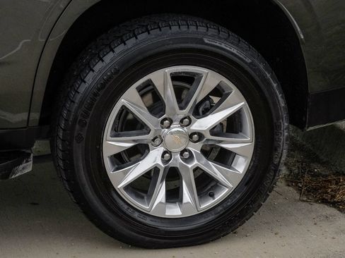 Used 2021 Chevrolet Tahoe Premier w/ Premium Package RWD image 60