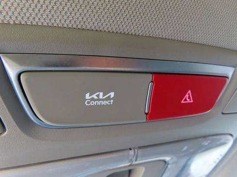 Certified 2025 Kia Telluride S AWD/4WD image 15