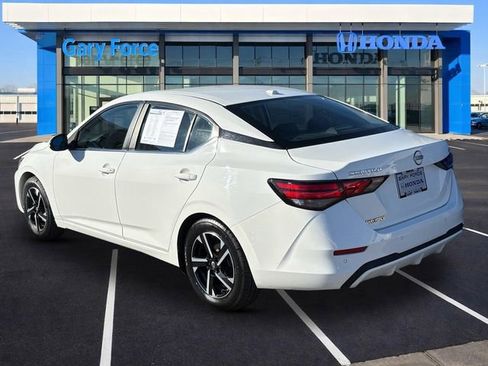 Used 2024 Nissan Sentra SV image 3
