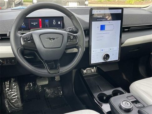 Used 2022 Ford Mustang Mach-E Premium image 7