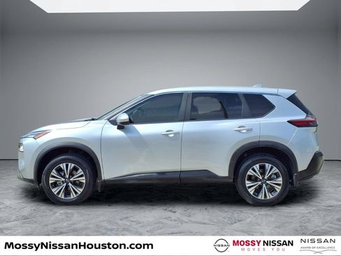 Used 2023 Nissan Rogue SV FWD image 5