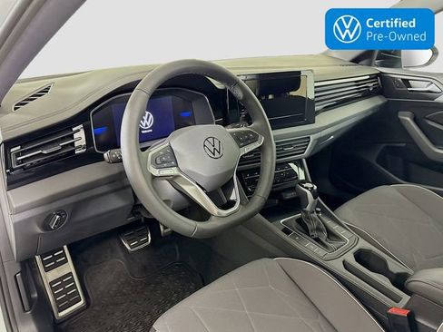 Certified 2025 Volkswagen Jetta Sport image 9