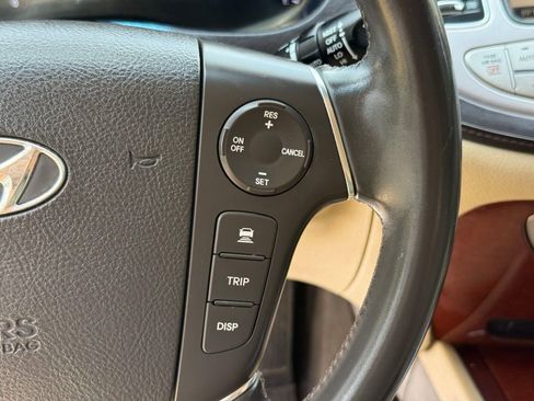 Used 2012 Hyundai Genesis 3.8 w/ Premium Pkg RWD image 40