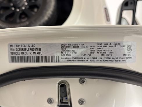 Used 2024 RAM 2500 Limited w/ Safety Group image 37