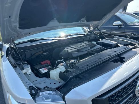 Used 2020 Nissan Titan SV w/ SV Convenience Package AWD/4WD image 43