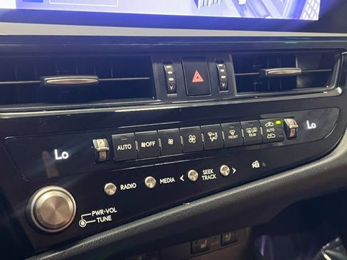 Certified 2024 Lexus ES 300h w/ Premium Package FWD image 20
