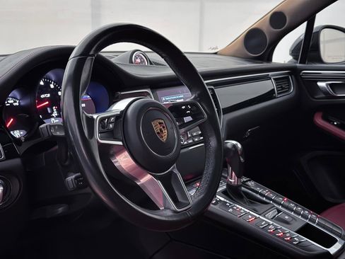 Used 2018 Porsche Macan GTS image 24