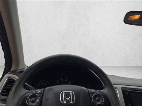 Used 2017 Honda HR-V EX image 11