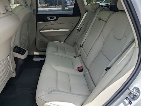 New 2026 Volvo XC60 B5 Ultra w/ Protection Package Premier AWD/4WD image 14