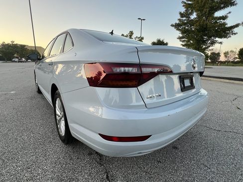 Used 2019 Volkswagen Jetta FWD image 3