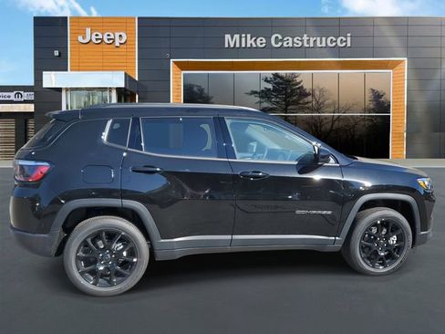 New 2026 Jeep Compass Latitude image 3