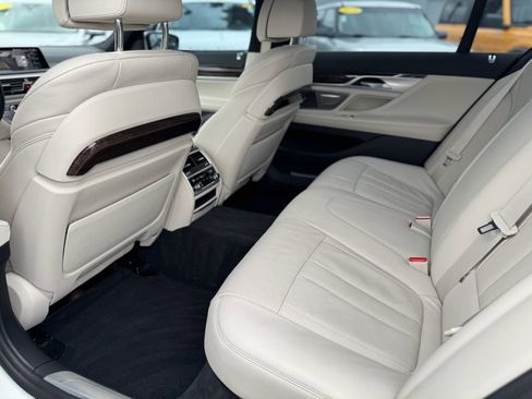 Used 2021 BMW 740i w/ M Sport Package RWD image 14