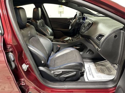 Used 2016 Chrysler 200 S image 22