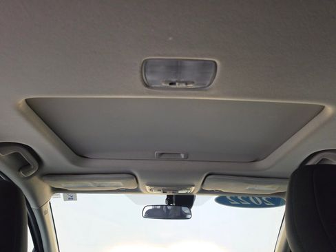 Used 2022 Honda HR-V EX image 29