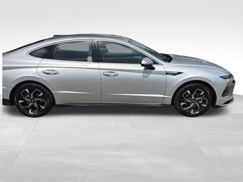 Used 2025 Hyundai Sonata SEL FWD image 5