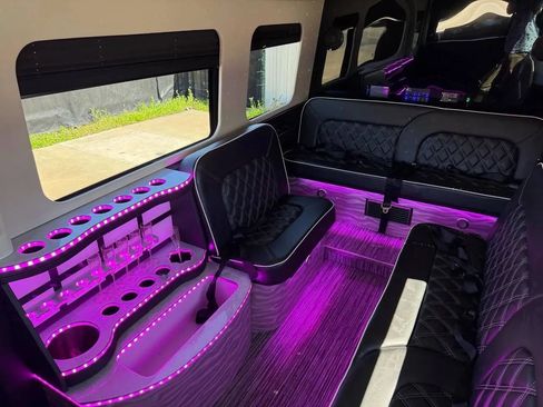 Used 2023 Mercedes-Benz Sprinter 3500 image 26
