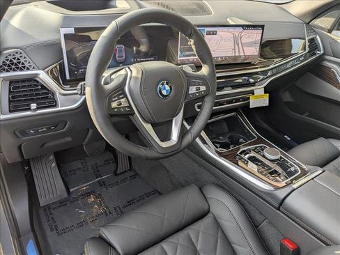 New 2026 BMW X5 xDrive50e image 3