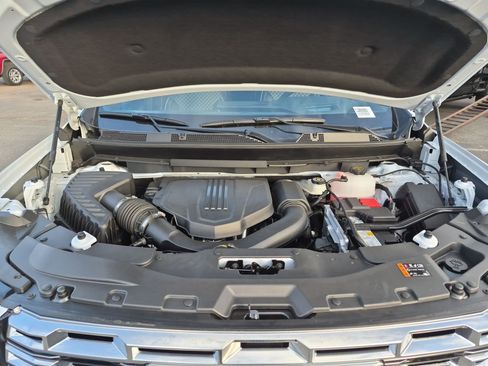 New 2026 GMC Acadia Denali w/ Super Cruise Package FWD image 32