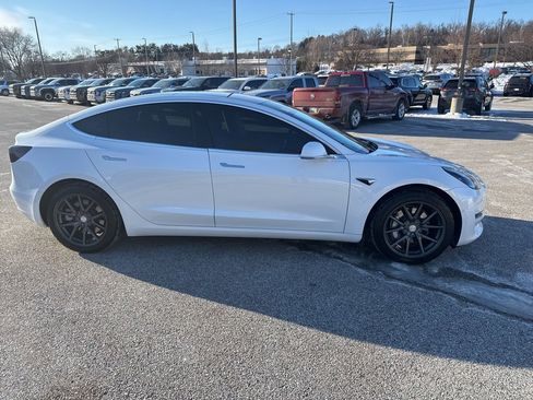 Used 2018 Tesla Model 3 Long Range image 2