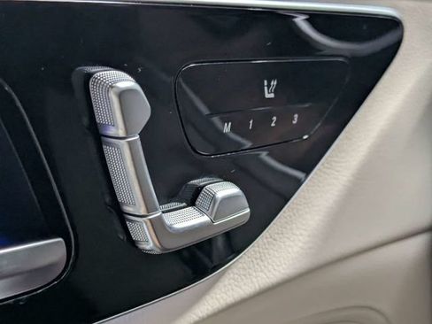 Used 2025 Mercedes-Benz C 300 Sedan image 17