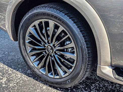 Certified 2024 INFINITI QX80 Sensory AWD/4WD image 8