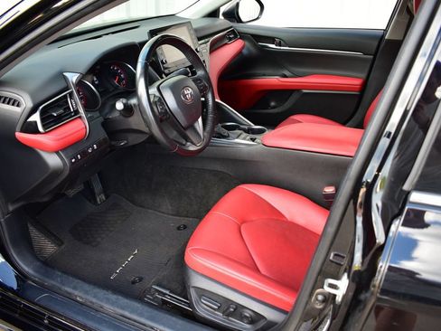 Used 2022 Toyota Camry XSE FWD image 17
