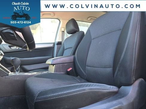 Used 2019 Subaru Outback 2.5i Premium w/ Popular Package #2 AWD/4WD image 10