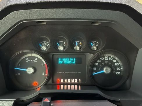 Used 2014 Ford F550 4x4 Crew Cab Super Duty image 27