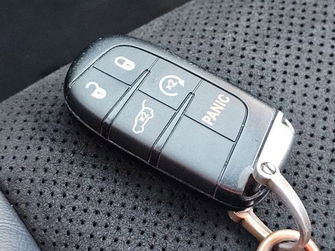 Used 2020 Jeep Grand Cherokee Altitude image 34