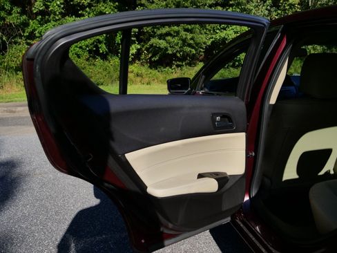 Used 2013 Acura ILX w/ Technology Package image 20