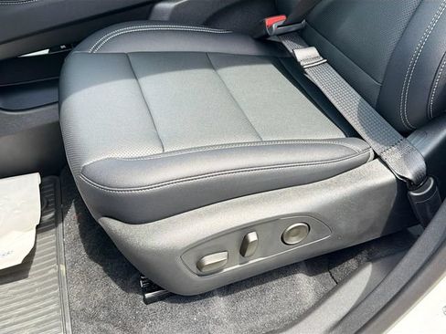 New 2026 Chevrolet Traverse LT w/ Driver Confidence Package AWD/4WD image 21