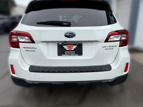 Used 2017 Subaru Outback 2.5i Premium AWD/4WD image 6
