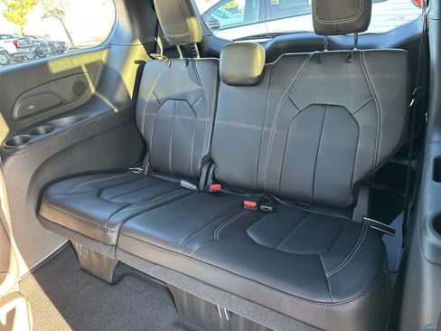 New 2026 Chrysler Pacifica Select image 42