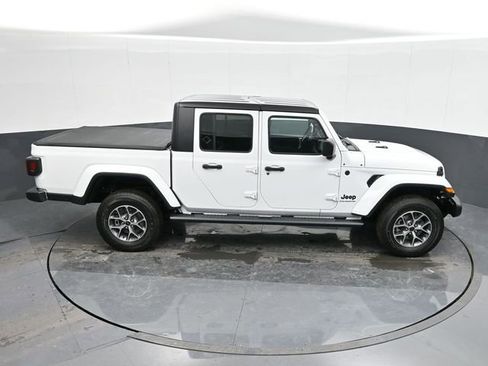 Used 2024 Jeep Gladiator Sport AWD/4WD image 29