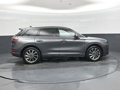 Used 2022 Lincoln Corsair Grand Touring AWD/4WD image 2