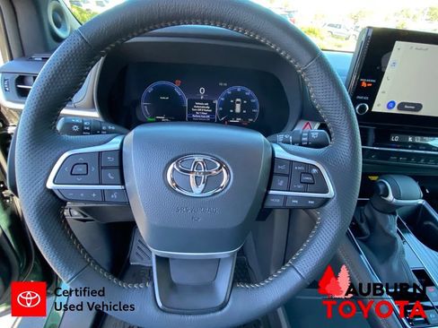 Certified 2025 Toyota Sienna XLE Woodland Edition AWD/4WD image 43